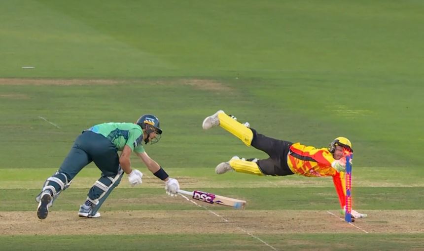 UNREAL! Ben Cox took flight to pull off a stumping