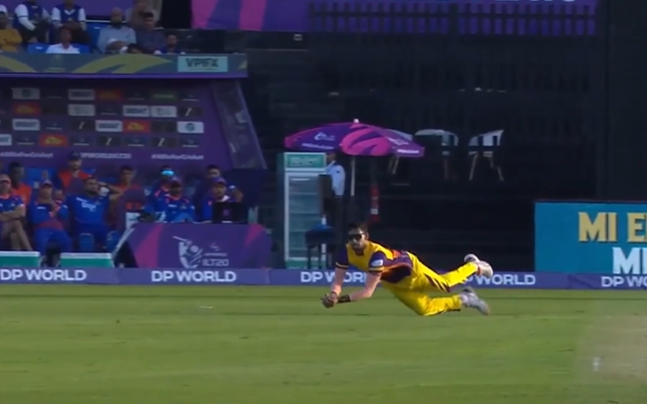 Pure Athleticism! Sikandar Raza’s exquisite catch