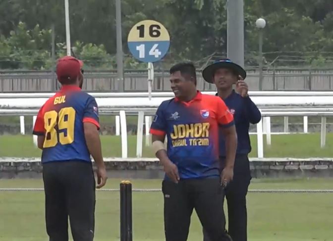 Syazrul Ezat's 3 for 17 | Match 22