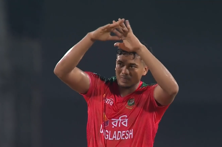 Last Over Carnage! Taskin took 3 in 3