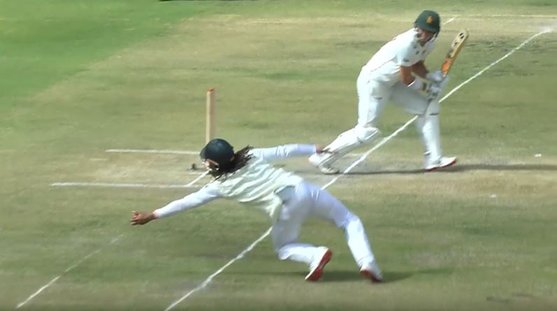 ONE-HANDED WONDER! Tony de Zorzi's reflexes went berserk