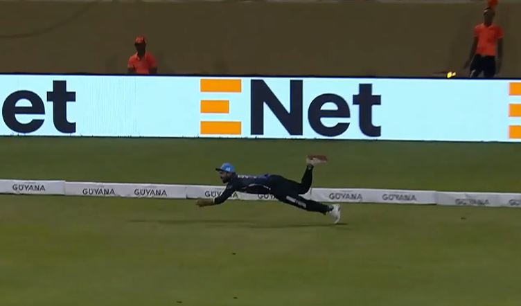 EPIC! Saif Hassan pulled off a gravity-defying grab