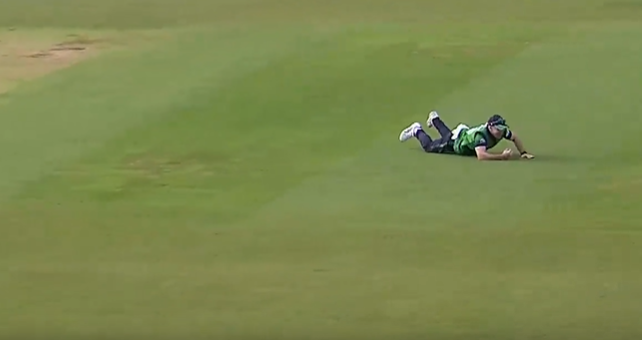 WORLDIE! Campher pulled off a one-handed screamer