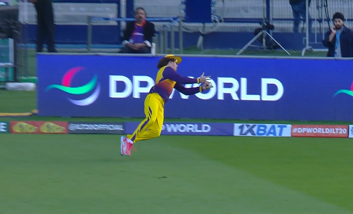 Defying Gravity! Tom Kohler-Cadmore’s one-handed grab