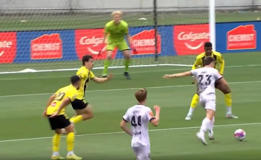 STUNNER FROM DISTANCE! Luke Duzel goes bang