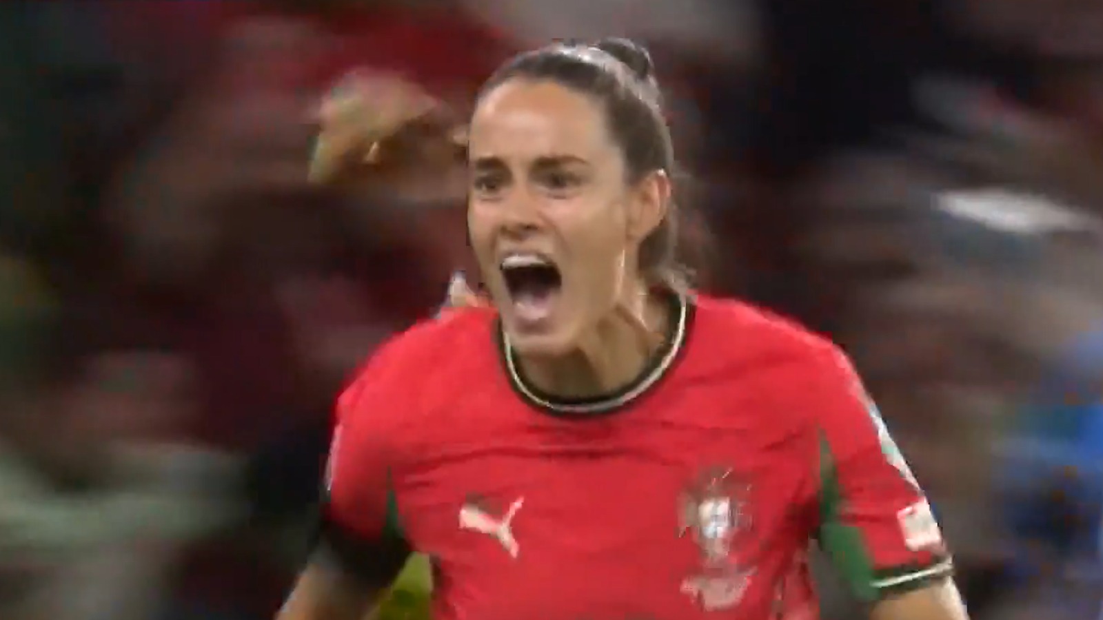 EXQUISITE! Diana Gomes chipped the keeper with class | Top moment of the day 6