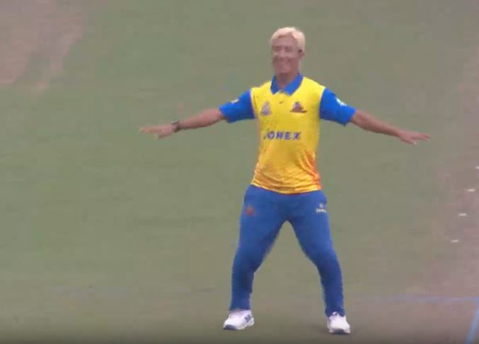 Yarjum Sera's 5 for 4 | Match 19