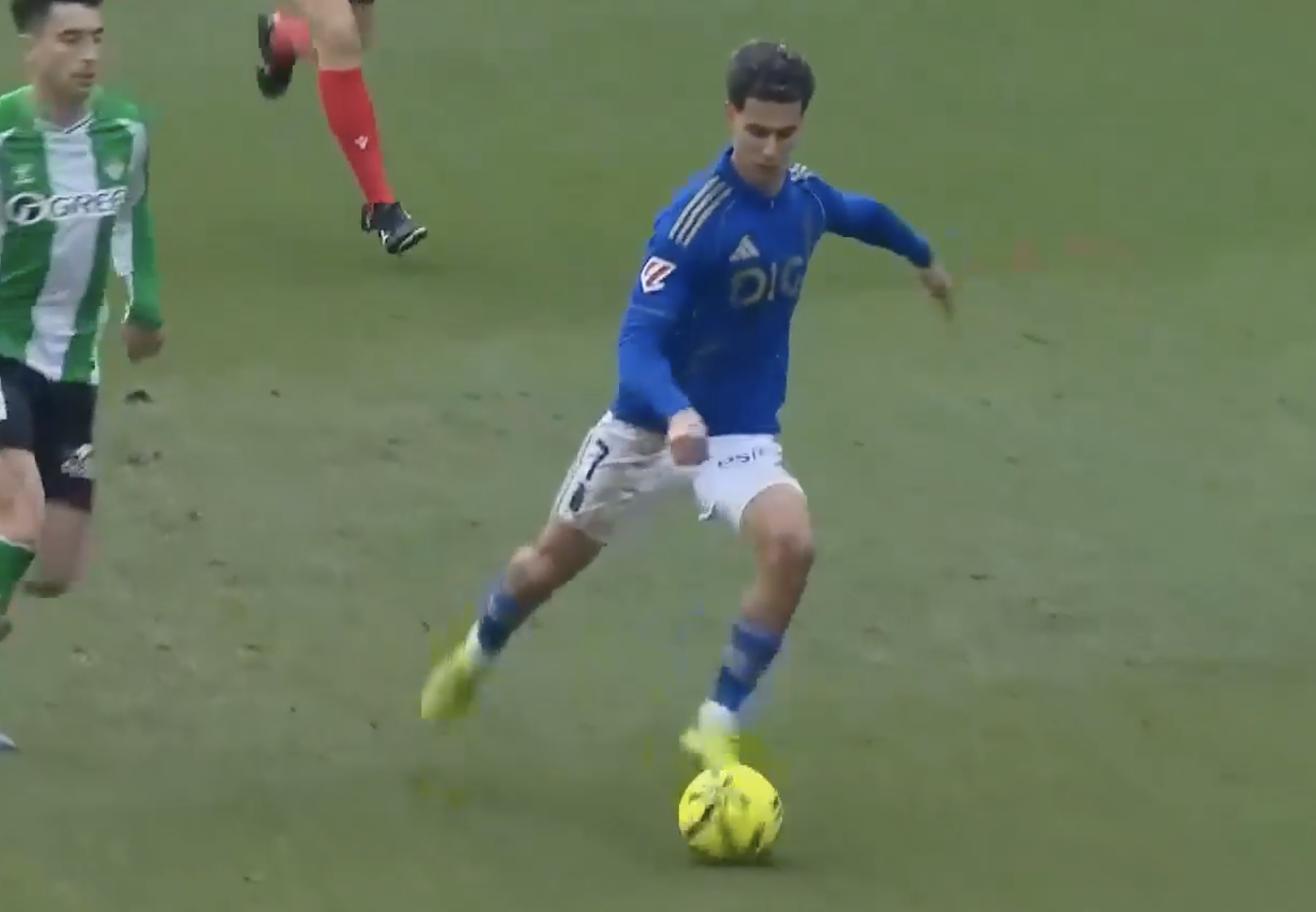 GOLAZO! Ilyas Chaira nets an audacious goal for Real Oviedo