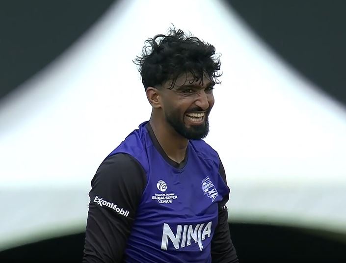Usama Mir's 3 for 15 | Match 5