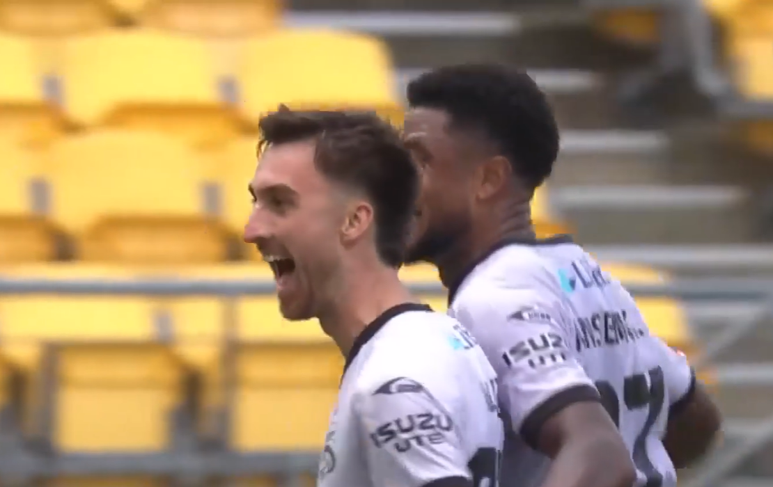 Wellington Phoenix 2-2 Adelaide United | Round 12