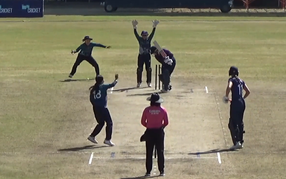 Thipatcha Puttawong's 4 for 17 | Match 28