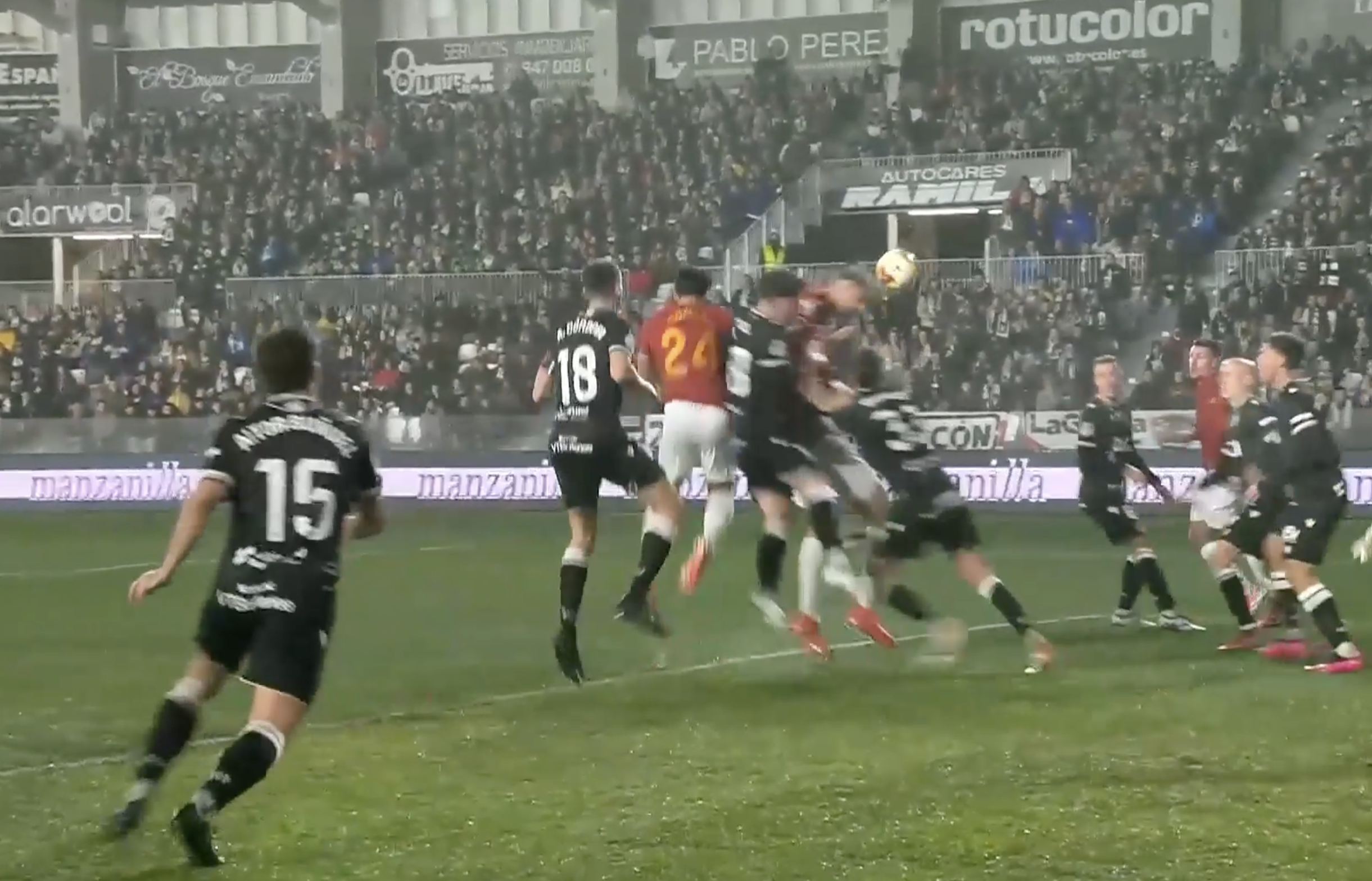 SUBLIME HEADER! Ruben Iranzo opens the scoring for Valencia