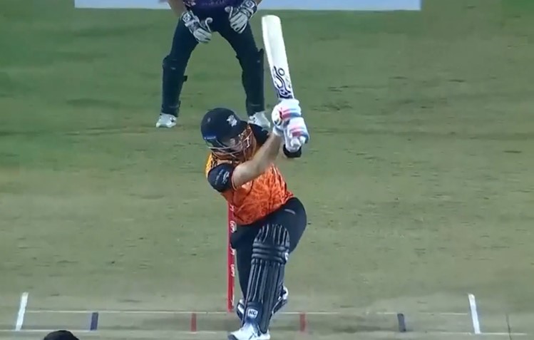 446446! Absolute carnage as Martin Guptill  runs riot