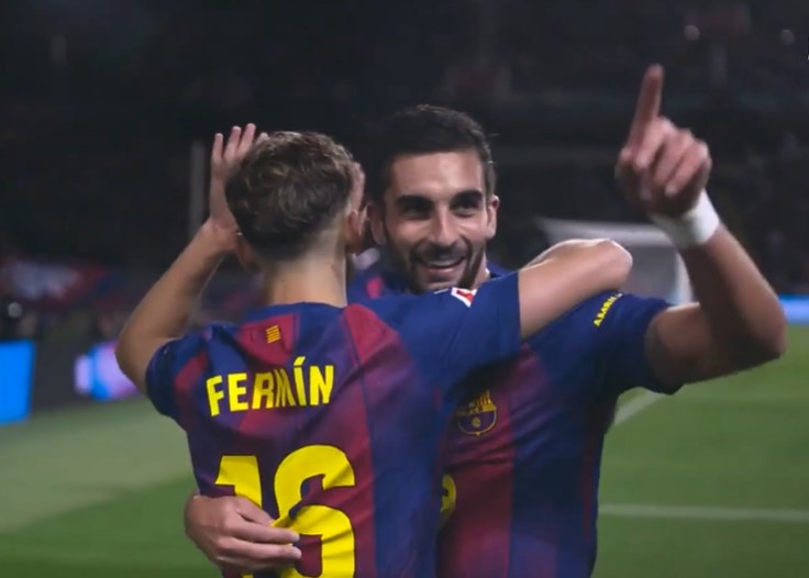 Fermin and Ferran left Elche's defense shook