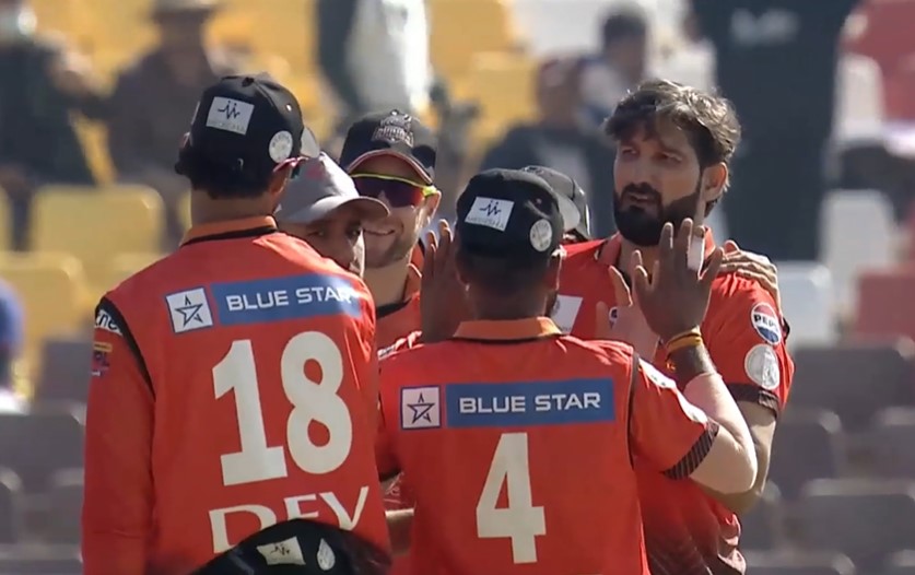 Sohail Tanvir's 3 for 25 | Match 15