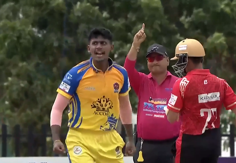 Saie Sharan Y's 3 for 25 | Match 6