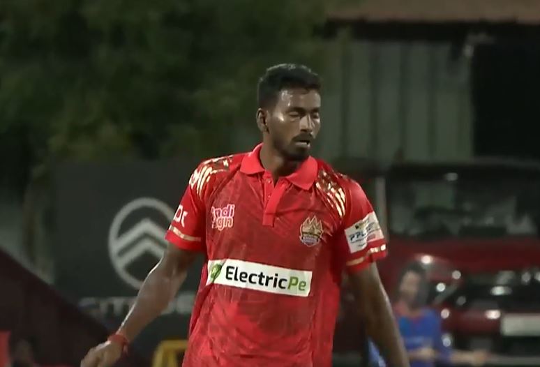 Vijai Raja's 3 for 17 | Match 10 