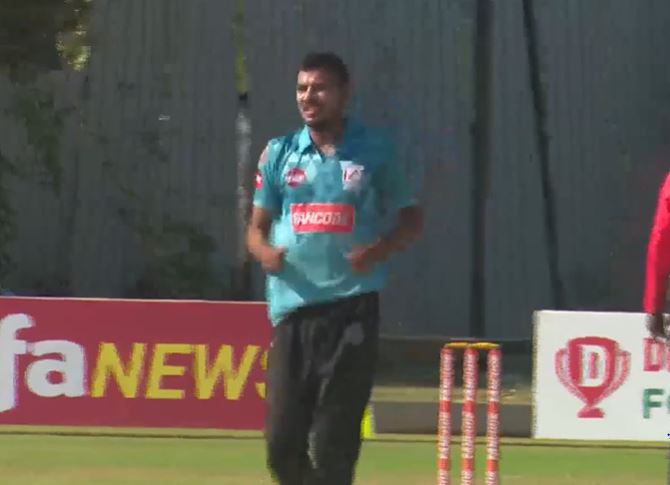 Smashers vs Avengers: Vinay Pratap Singh's 3 for 17