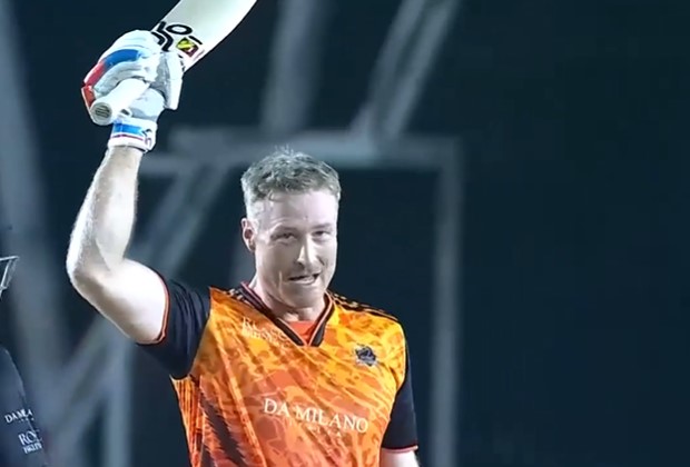 Martin Guptill's 104 off 45 | Match 11