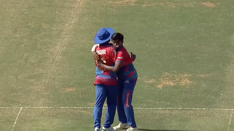 Vijay Vishwanath's 3 for 28 | Match 21