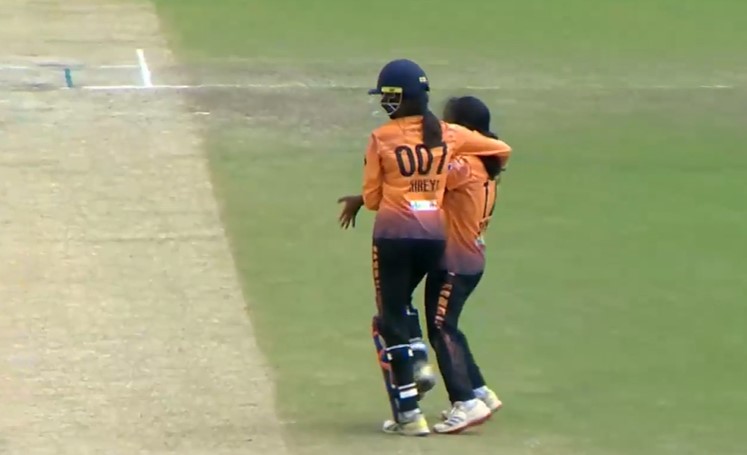 Priya Chavan's 3 for 10 | Match 13