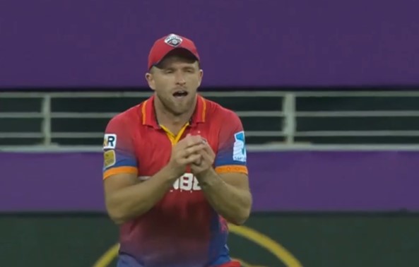 Safe hands! Willey's superb grab to dismiss Kohler-Cadmore