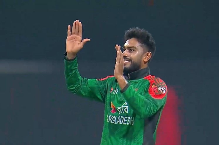 Mehidy Hasan Miraz's 3 for 42 | 2nd ODI