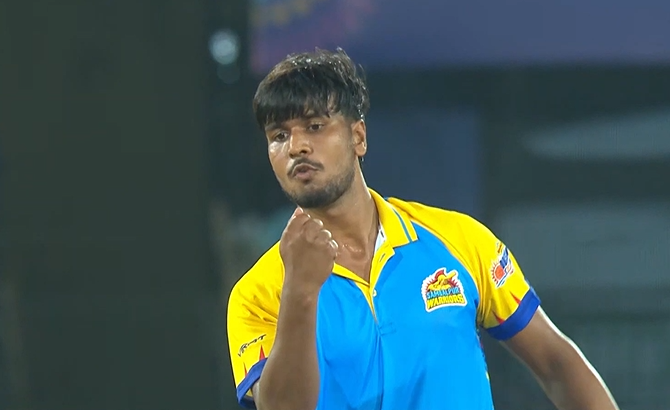 Sambhalpur Warriors beat Kataka Panthers by 9 runs | Match 1