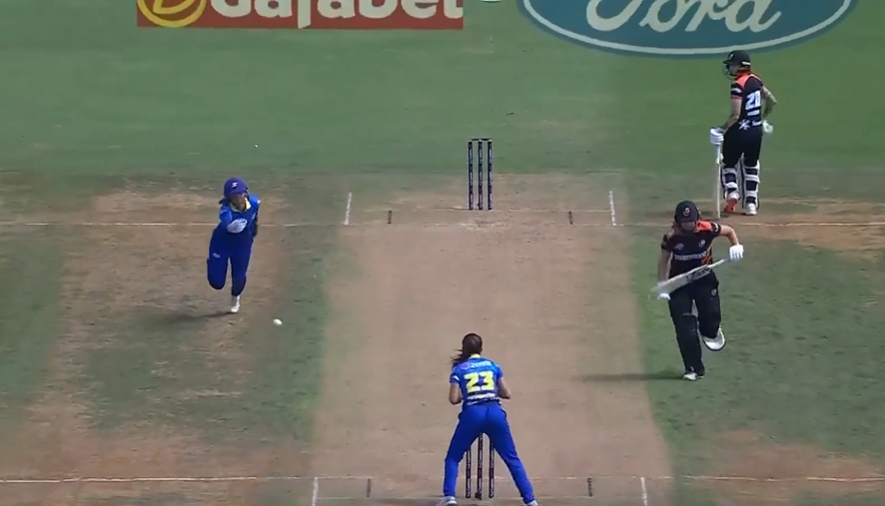 Keeper's laser throw nails the run-out at non-striker's end