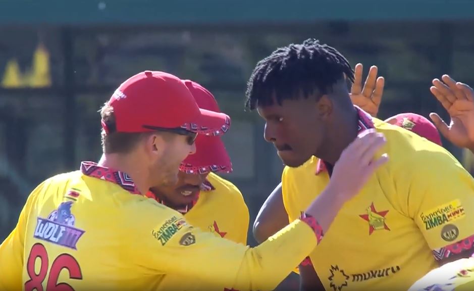Hands Like Glue! Richard Ngarava’s jaw-dropping grab