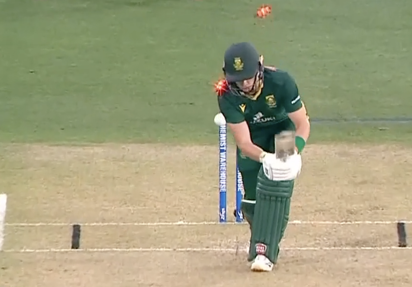 CASTLED! Bree Illing cleans up Laura Wolvaardt in Christchurch