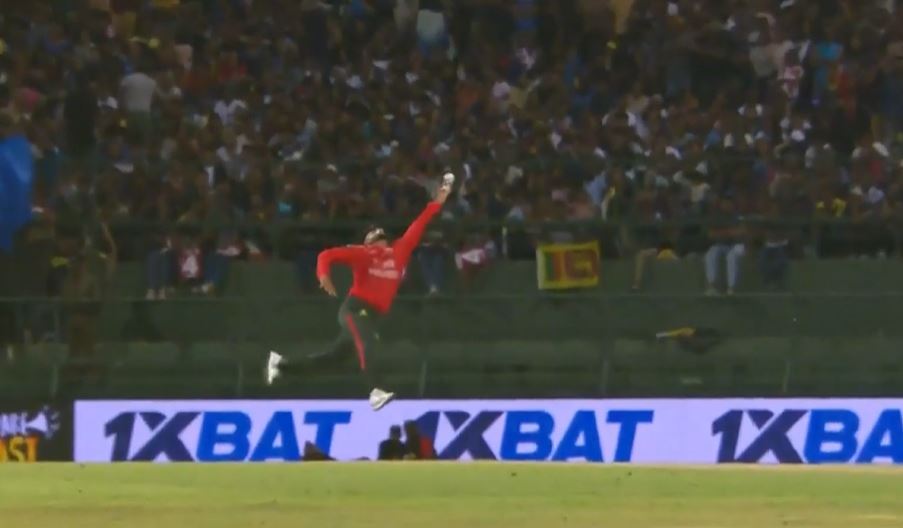 WOWZA! Shamim Hossain plucked a one-handed worldie