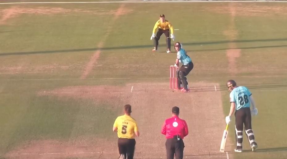 WW! Josh Shaw troubled Surrey with back-to-back blows