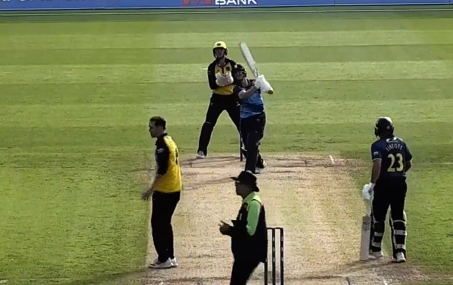 2nd Semi-Final: Michael Burgess's 85 off 94