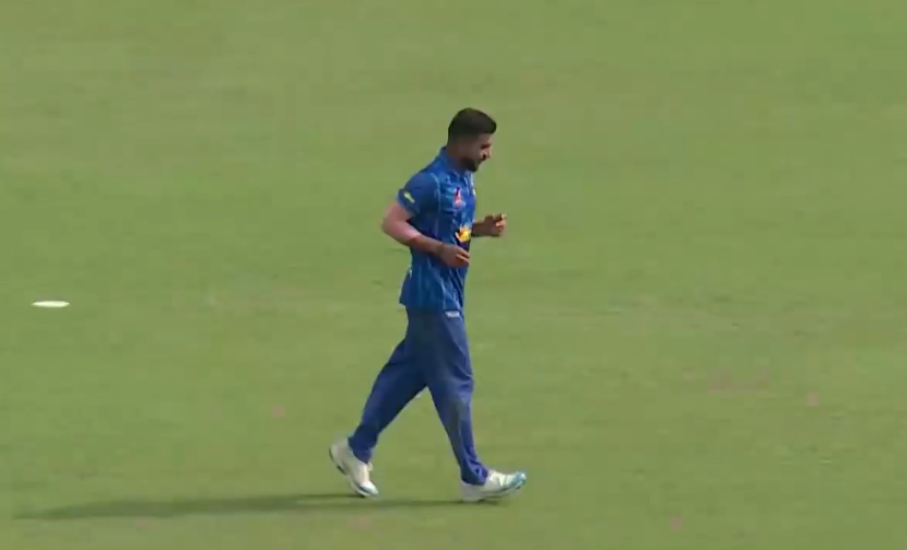 Karan Kaila's 3 for 14 | Match 8