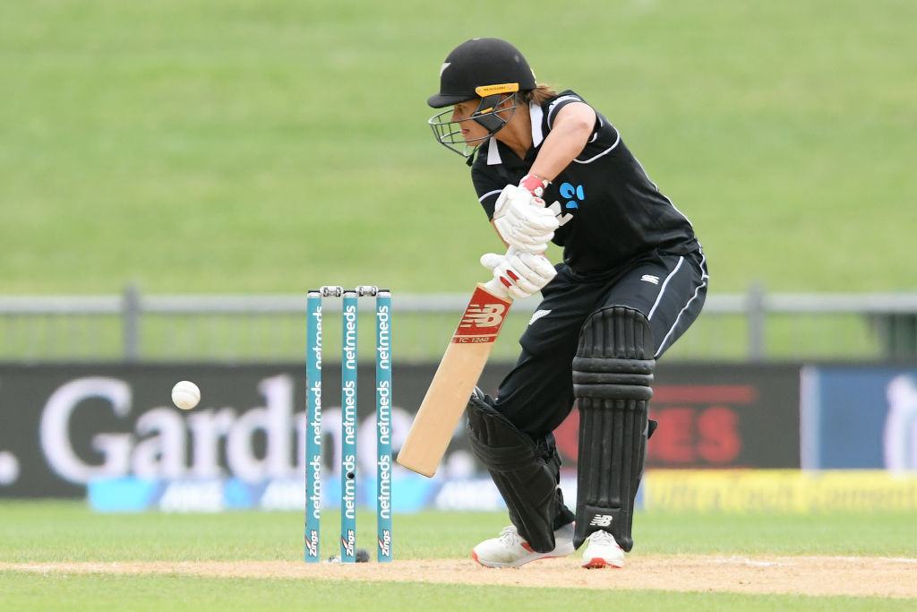 Bates, Atapattu shine as Falcons cruise to victory