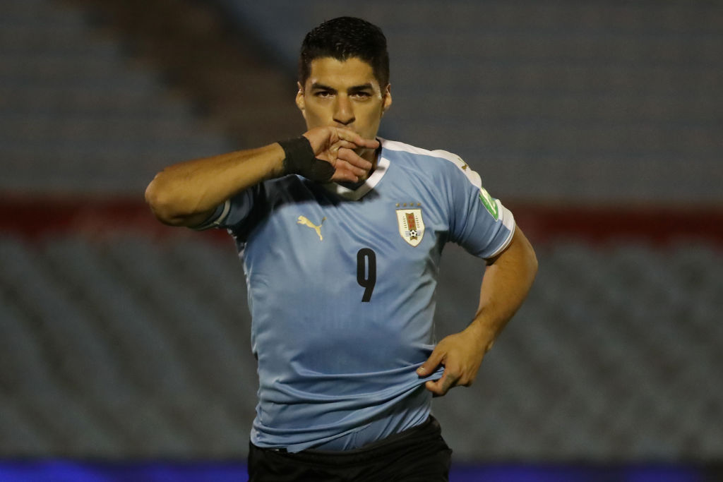 Suarez's goal sees Uruguay draw 1-1 against Chile