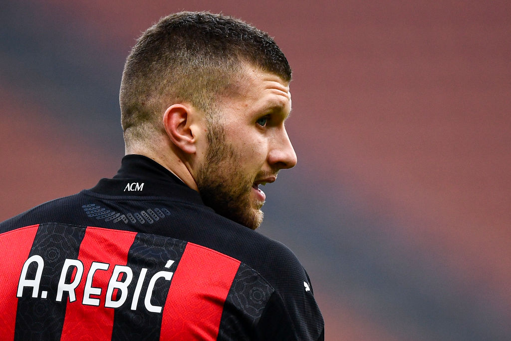 Milan held 0-0 by Cagliari with Champions League fate undecided