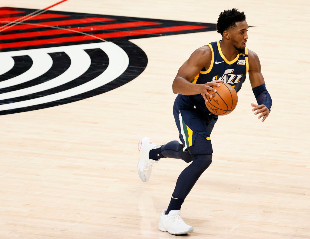 Mitchell's 21, late 3 help Jazz beat Celtics, 117-109