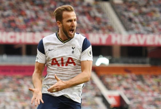 Players 'should be proud to be here' Santo responds to question about Kane's commitment