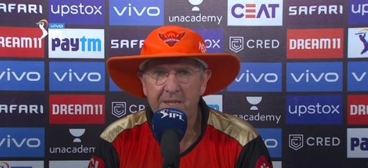 Warner would be first to admit he struggled, says Bayliss