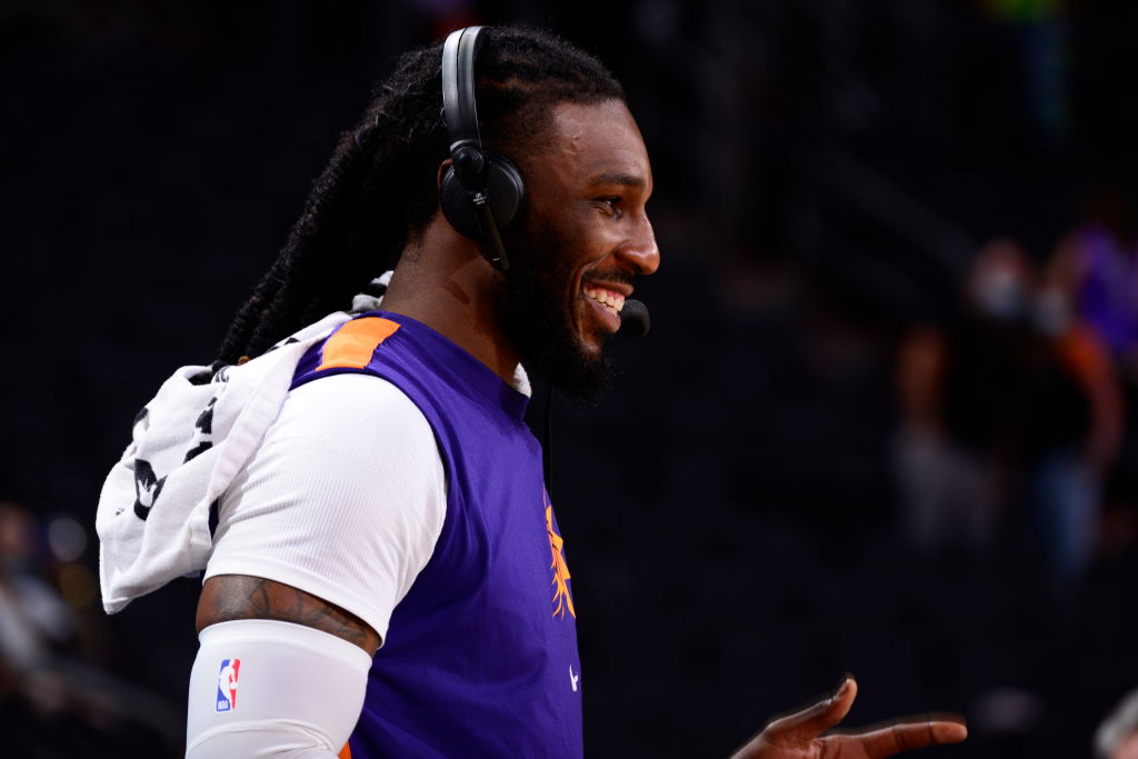 Suns hit record-tying 18 triples in half to sink Rockets 126-120