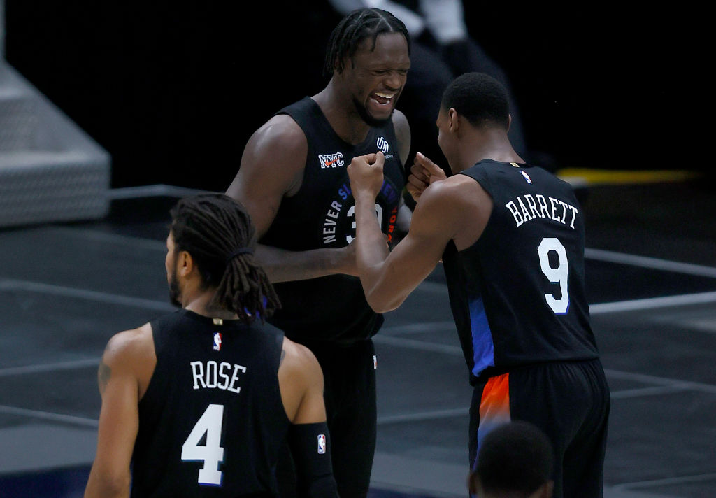 Randle's 44 powers Knicks past Mavericks, 117-109