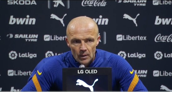 Schreuder hails Barca's character after 3-2 win over Valencia