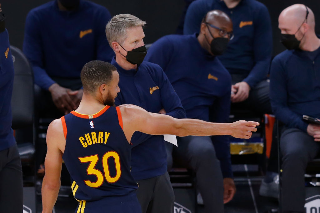 Curry's 34 points leads Warriors past Thunder 118-97