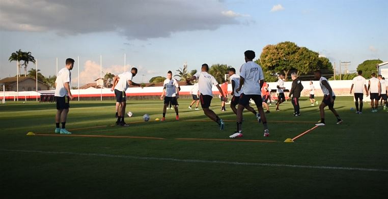Colombia hold practice ahead of Venezuela clash