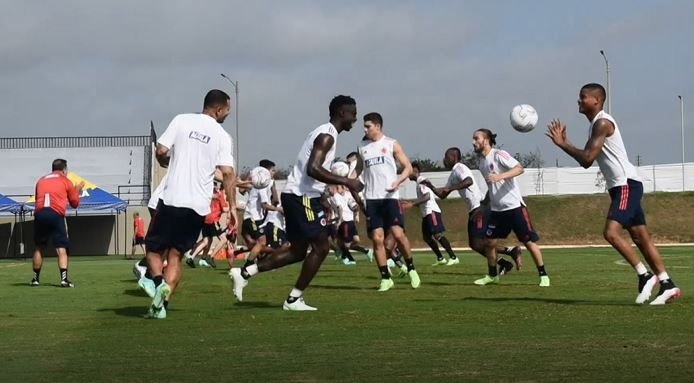 Colombia hold last practice before departure to Brazil