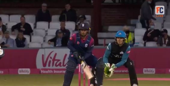 Saif Zaib goes 4 4 4 4 4 vs Worcestershire