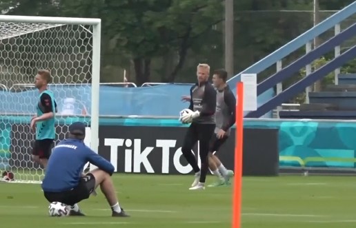 Unbeatable! Schmeichel pulls off several saves in training