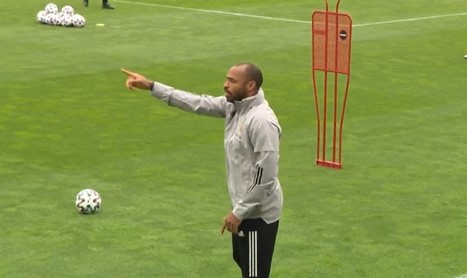Tricks of trade! Henry shares tips with Belgium players